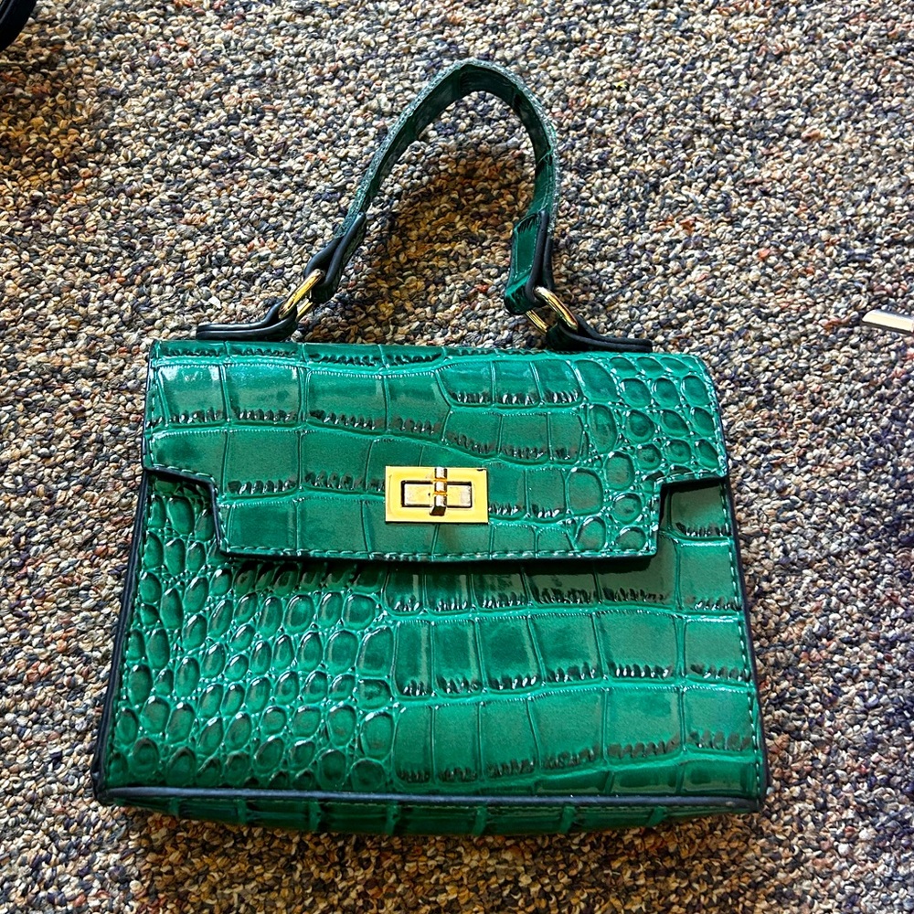 Small bag color green.